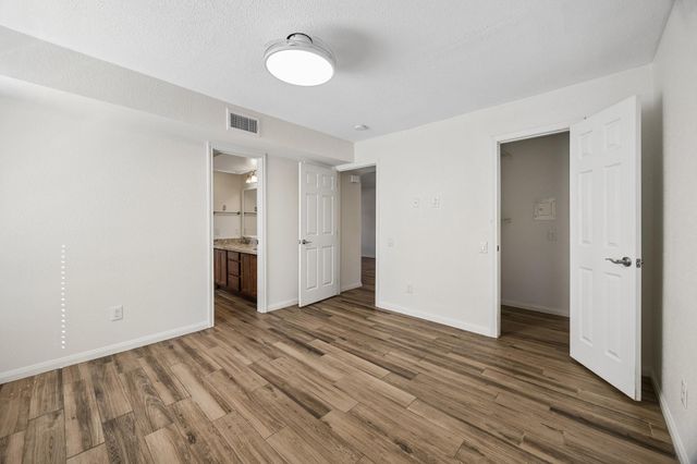 1880 White Oak Drive 151, Houston, TX 77009