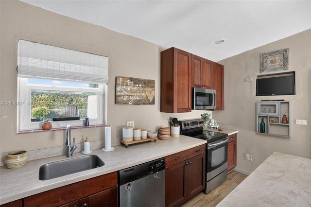 11300 SW 40th Street, Miami, FL 33165