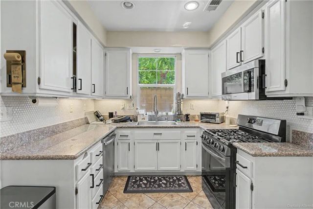 3271 Laval, Riverside, CA 92503