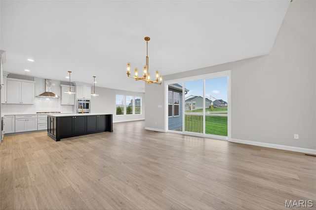 8 Country House Court, O'fallon, MO 63385