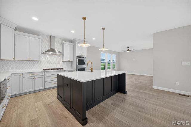 8 Country House Court, O'fallon, MO 63385