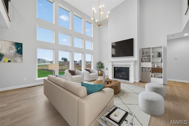 8 Country House Court, O'fallon, MO 63385