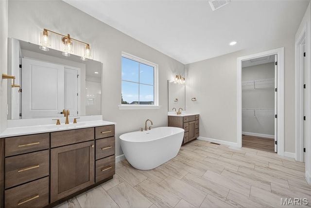 8 Country House Court, O'fallon, MO 63385