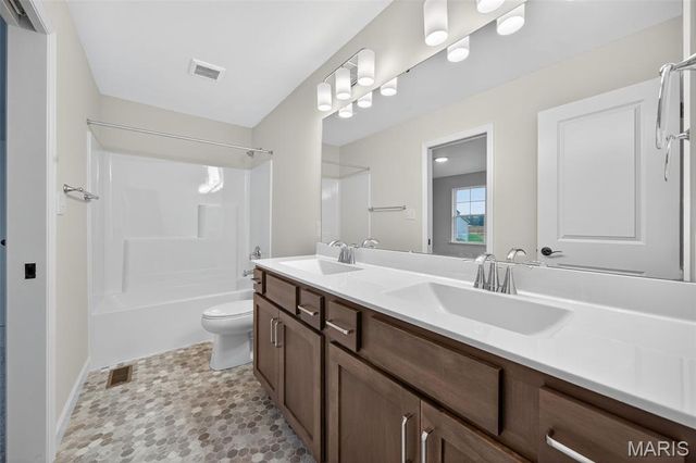 8 Country House Court, O'fallon, MO 63385