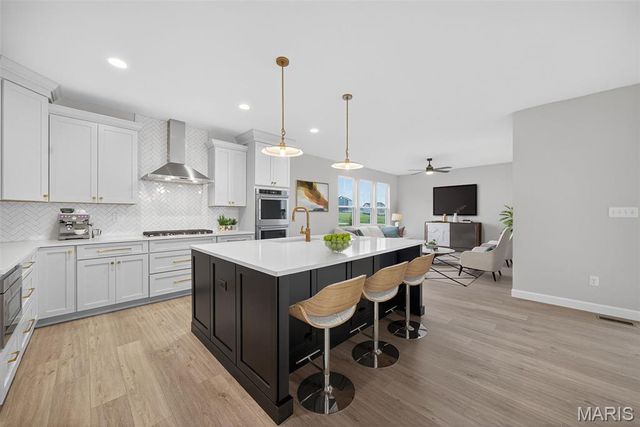 8 Country House Court, O'fallon, MO 63385