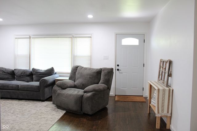 7335 Rainbow Lane N, Indianapolis, IN 46236