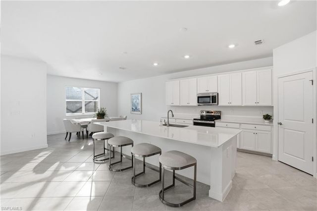 9311 Aqua Overlook CT, Lehigh Acres, FL 33936