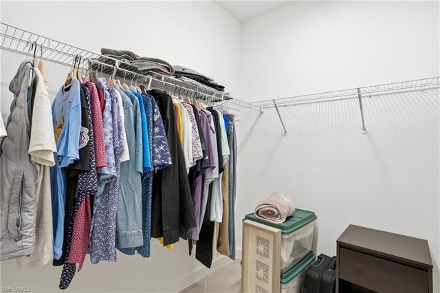 9311 Aqua Overlook CT, Lehigh Acres, FL 33936