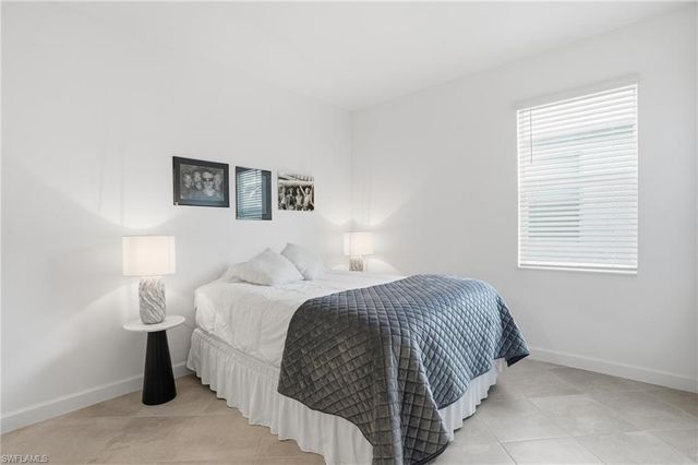 9311 Aqua Overlook CT, Lehigh Acres, FL 33936