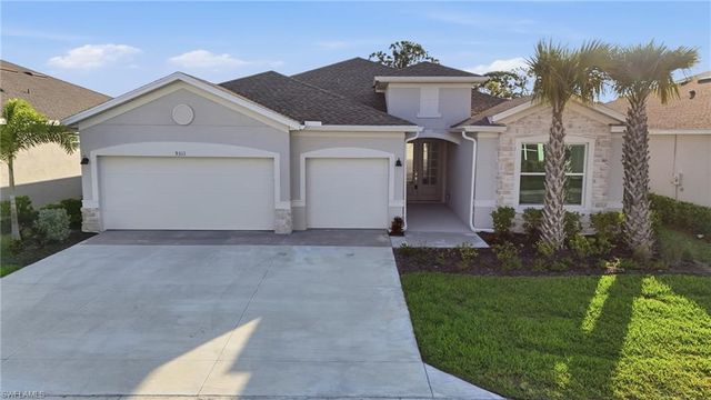 9311 Aqua Overlook CT, Lehigh Acres, FL 33936