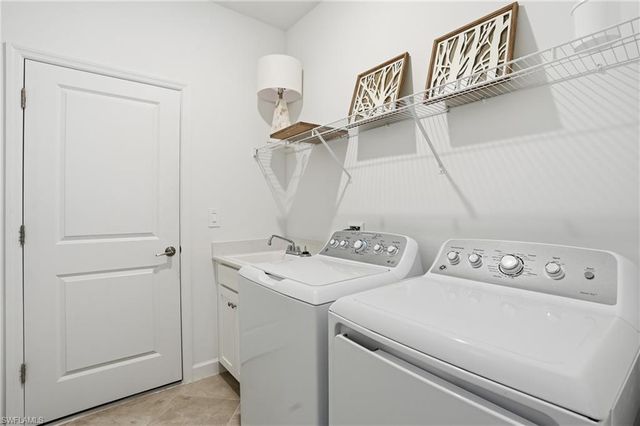 9311 Aqua Overlook CT, Lehigh Acres, FL 33936