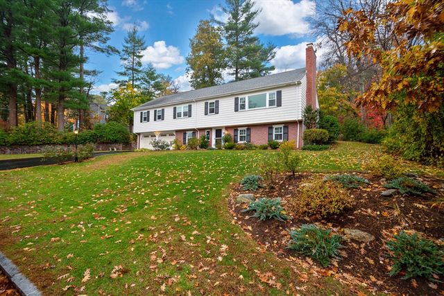 29 Pilgrim Dr, Winchester, MA 01890