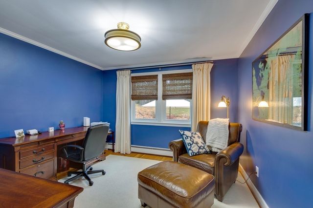 29 Pilgrim Dr, Winchester, MA 01890