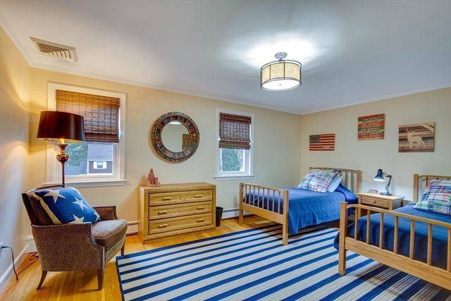 29 Pilgrim Dr, Winchester, MA 01890