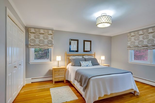 29 Pilgrim Dr, Winchester, MA 01890