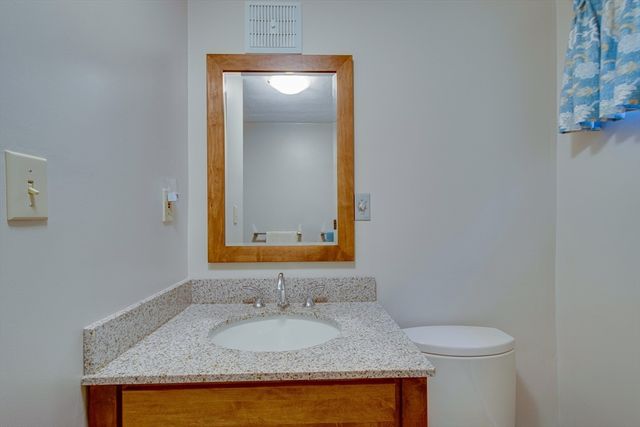 29 Pilgrim Dr, Winchester, MA 01890