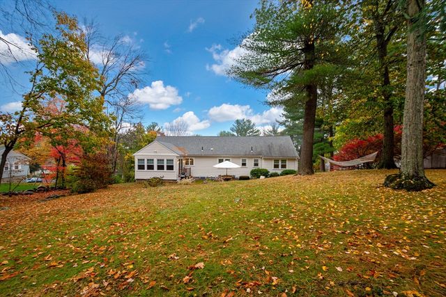 29 Pilgrim Dr, Winchester, MA 01890