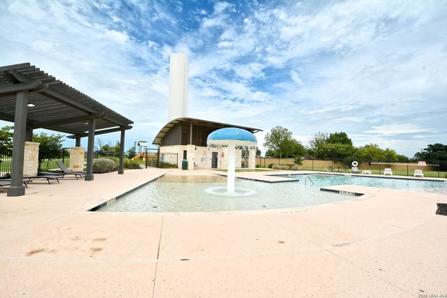 513 HARVEST FLDS, New Braunfels, TX 78130