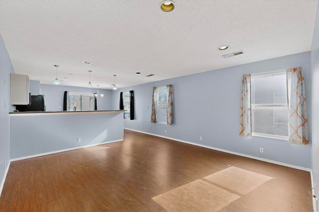 700 Lone Pine Drive SW, Albuquerque, NM 87121