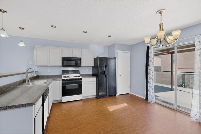 700 Lone Pine Drive SW, Albuquerque, NM 87121