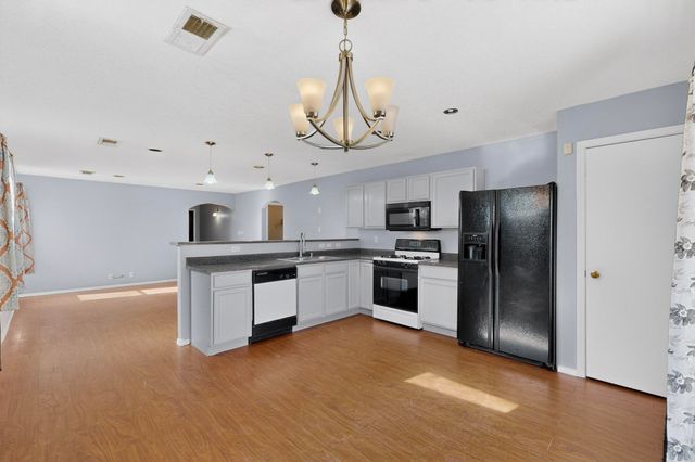 700 Lone Pine Drive SW, Albuquerque, NM 87121