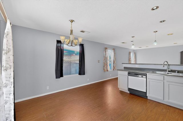 700 Lone Pine Drive SW, Albuquerque, NM 87121