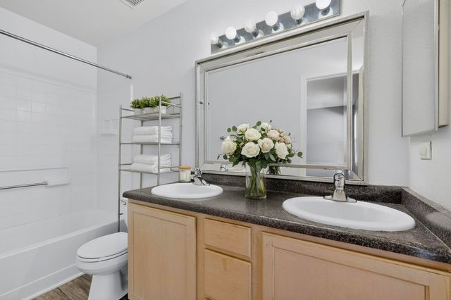 700 Lone Pine Drive SW, Albuquerque, NM 87121