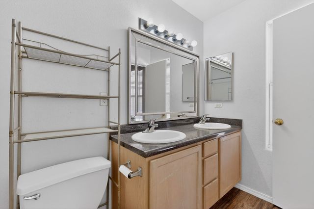 700 Lone Pine Drive SW, Albuquerque, NM 87121