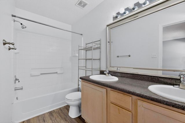 700 Lone Pine Drive SW, Albuquerque, NM 87121