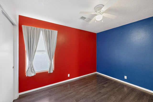 700 Lone Pine Drive SW, Albuquerque, NM 87121