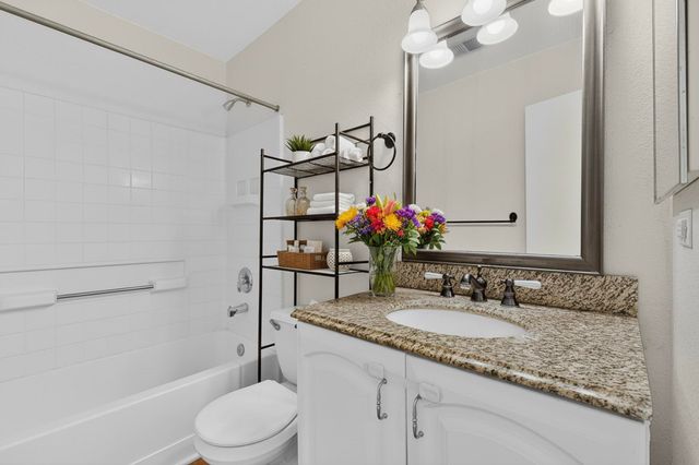 700 Lone Pine Drive SW, Albuquerque, NM 87121