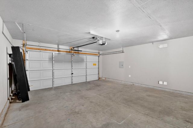 700 Lone Pine Drive SW, Albuquerque, NM 87121