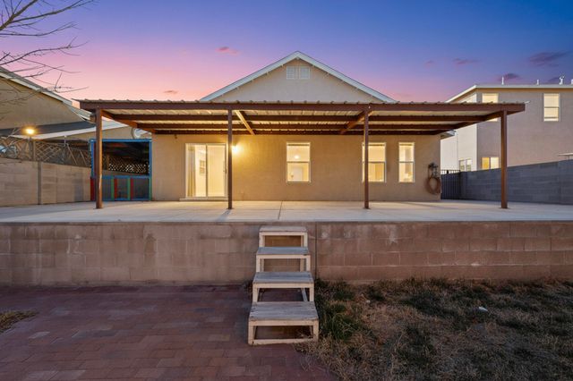 700 Lone Pine Drive SW, Albuquerque, NM 87121