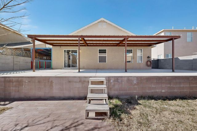 700 Lone Pine Drive SW, Albuquerque, NM 87121