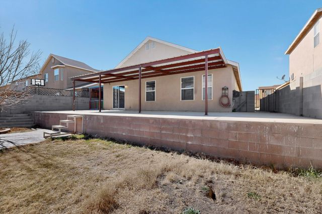 700 Lone Pine Drive SW, Albuquerque, NM 87121