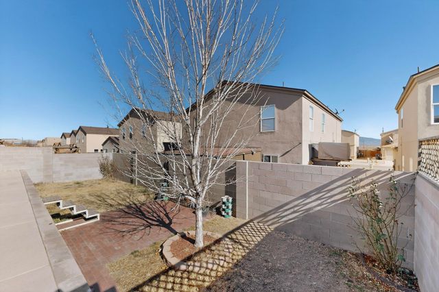 700 Lone Pine Drive SW, Albuquerque, NM 87121