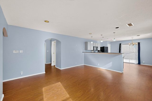 700 Lone Pine Drive SW, Albuquerque, NM 87121