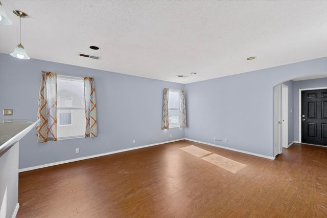 700 Lone Pine Drive SW, Albuquerque, NM 87121