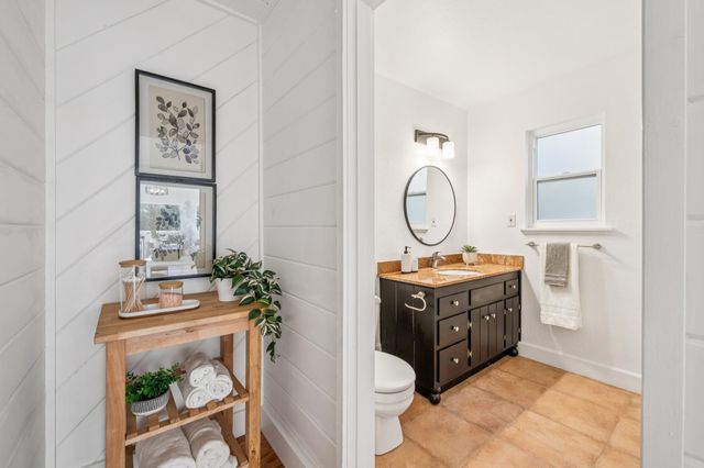 6507 Heather Ridge Way, Oakland, CA 94611