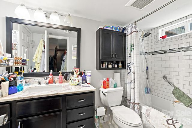 5914 Quiet Cove Court, Charlotte, NC 28215