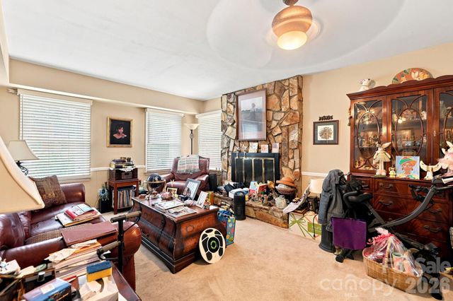 5914 Quiet Cove Court, Charlotte, NC 28215
