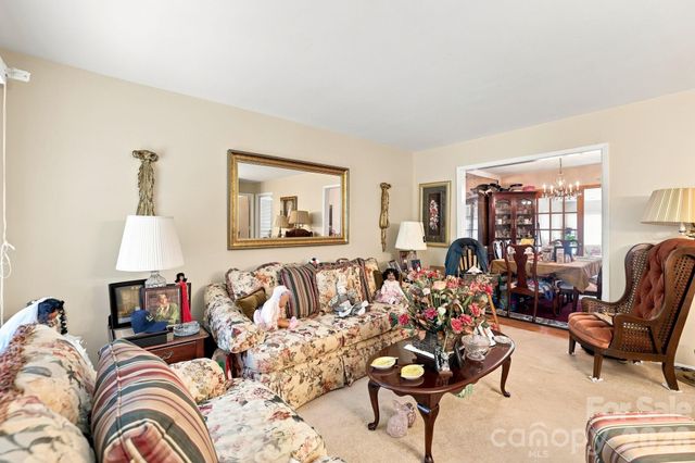5914 Quiet Cove Court, Charlotte, NC 28215