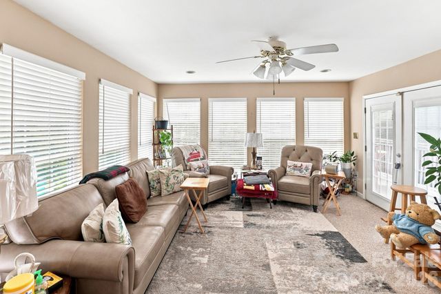 5914 Quiet Cove Court, Charlotte, NC 28215