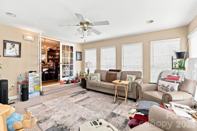 5914 Quiet Cove Court, Charlotte, NC 28215