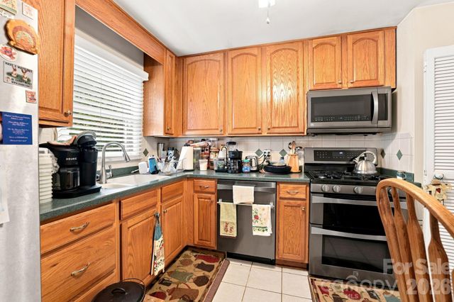 5914 Quiet Cove Court, Charlotte, NC 28215