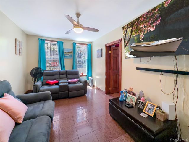 848 43rd Street 22, Brooklyn, NY 11232