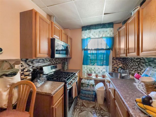 848 43rd Street 22, Brooklyn, NY 11232