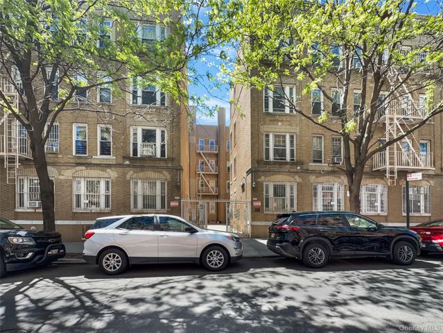 848 43rd Street 22, Brooklyn, NY 11232