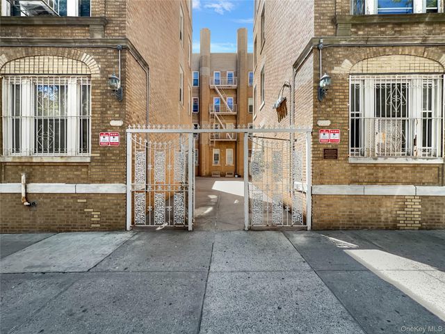848 43rd Street 22, Brooklyn, NY 11232