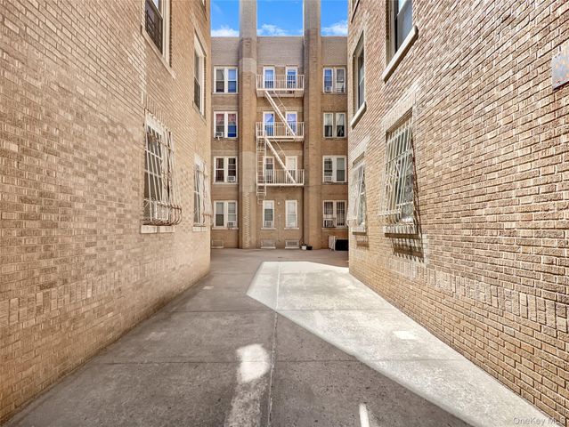 848 43rd Street 22, Brooklyn, NY 11232